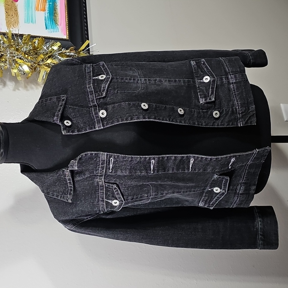 🖤 ​Chico's Platinum 0 (US S/4) Black Denim Jacket White Contrast Stitch Flaw